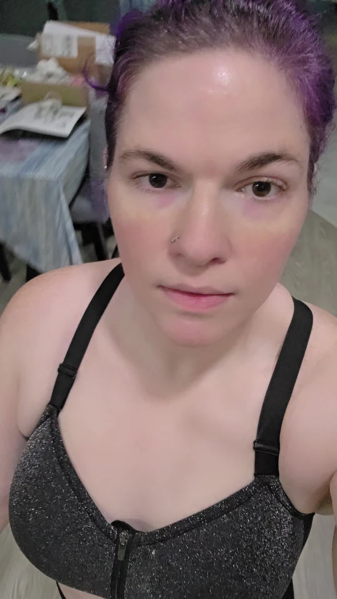 @GlitterGothQueen