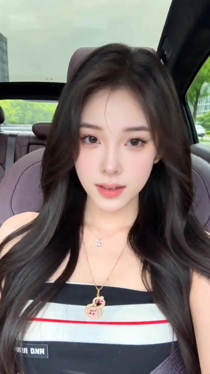 @𝗔𝗻𝗴𝗲𝗹𝗮 𝗖𝗮𝗻𝗱𝗶𝗰𝗲