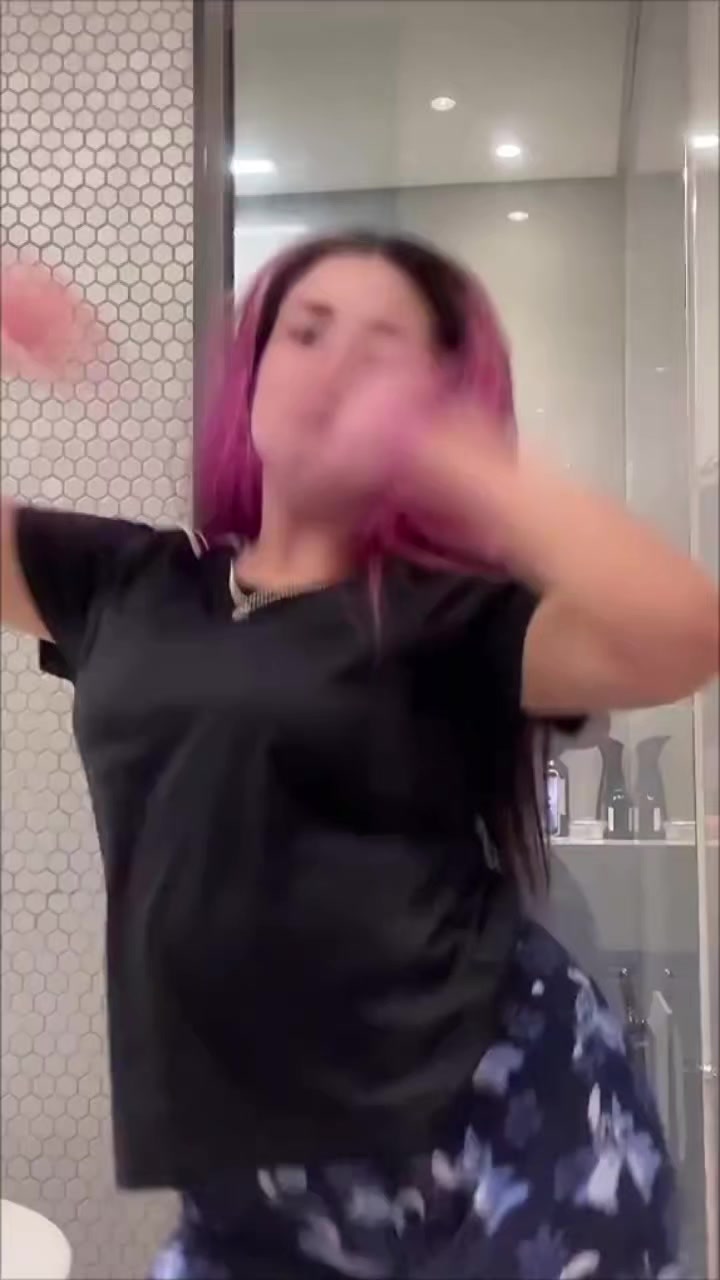 @⃟ ⃟🎀&asymp;𝐋𝐮𝐡 𝐚𝐦 𝐞𝐦𝐢𝐥𝐲&asymp;