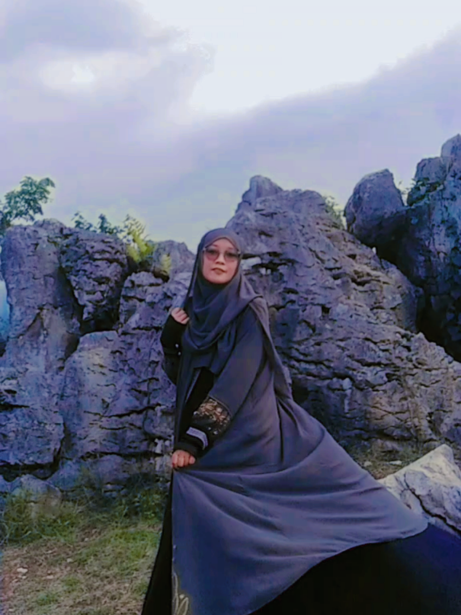 @Dewi Aurora Khan