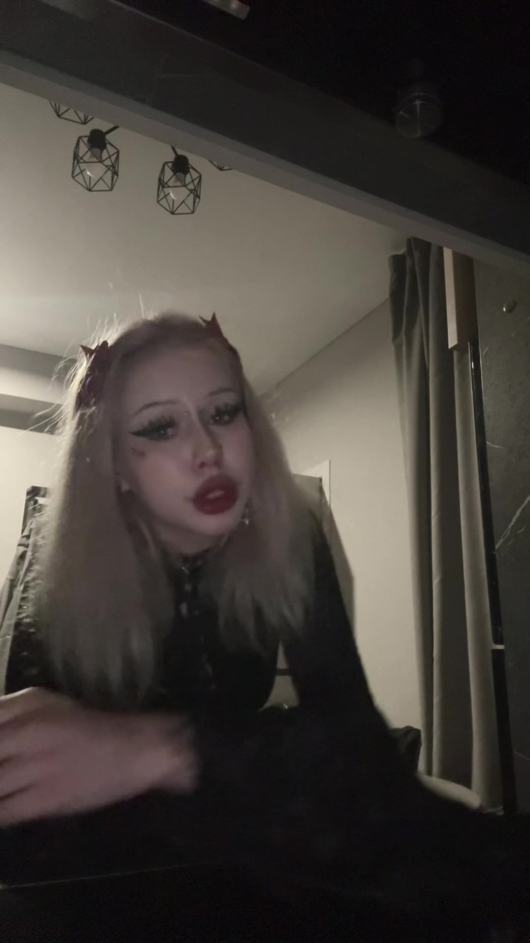 @😳