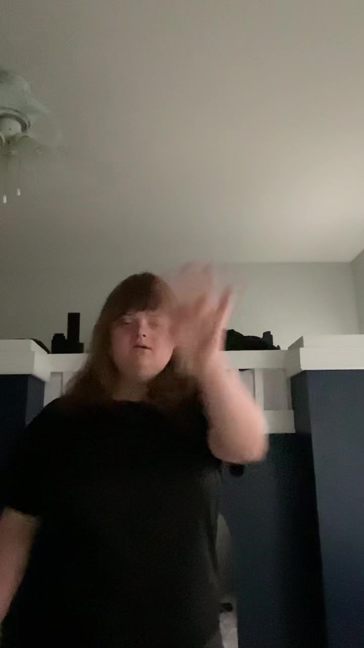 @hollywoodhailey