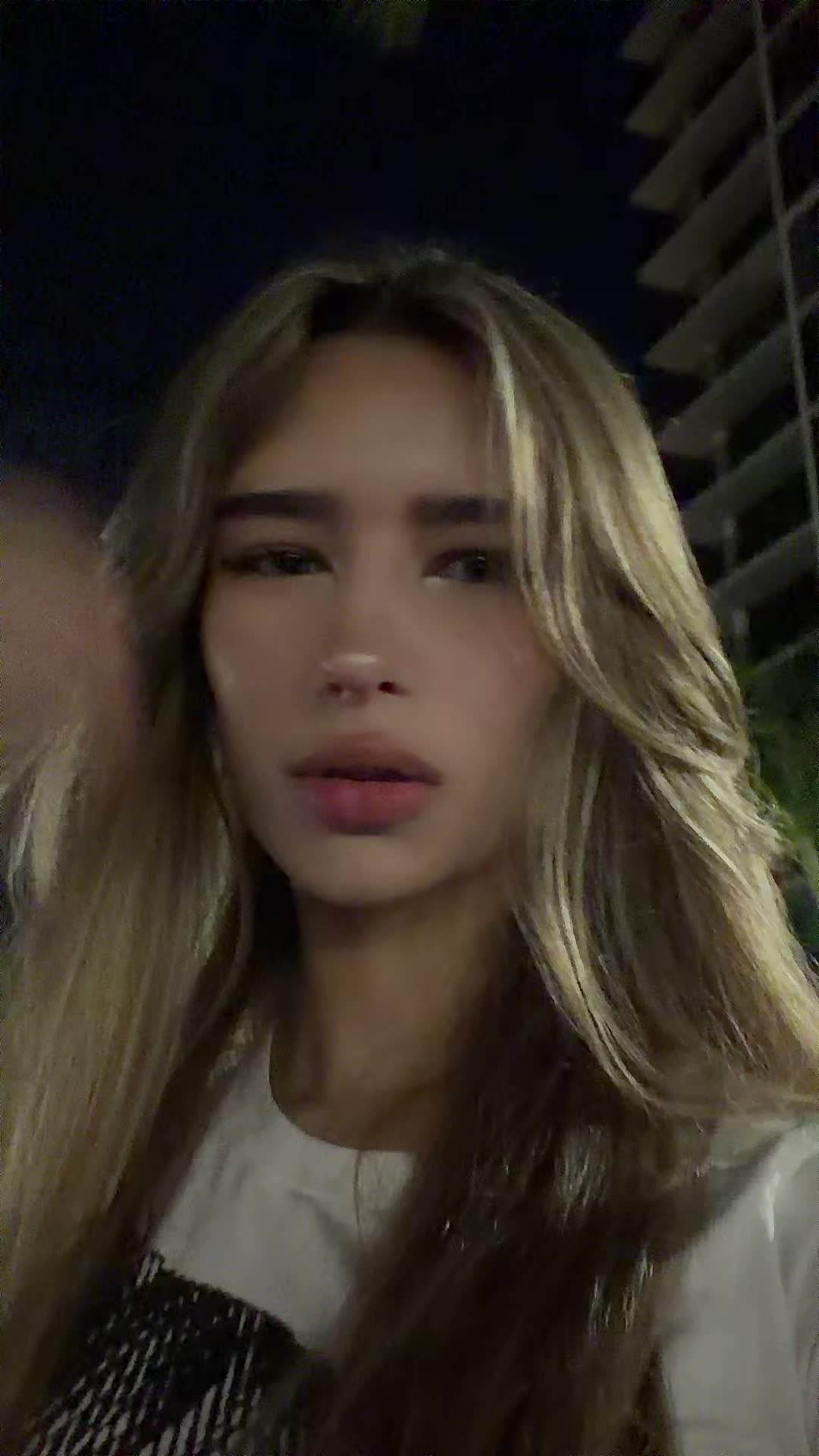 @lizka
