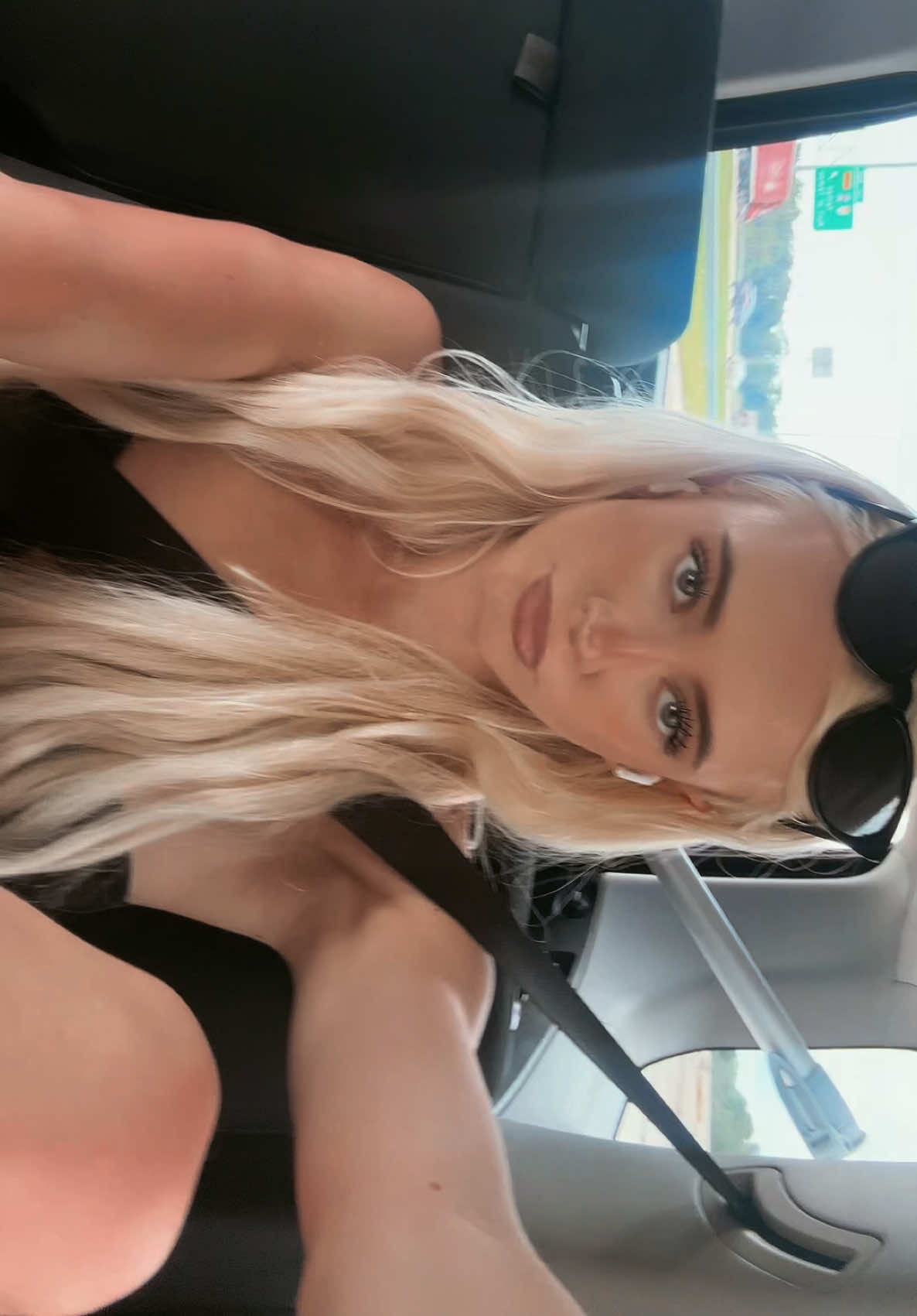 @loveydoveyolivia