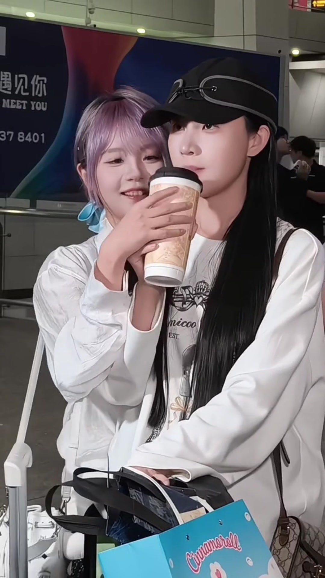 @&mdash; AiQi &mdash;