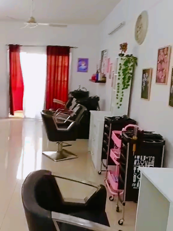 @Crem Beauty Lounge