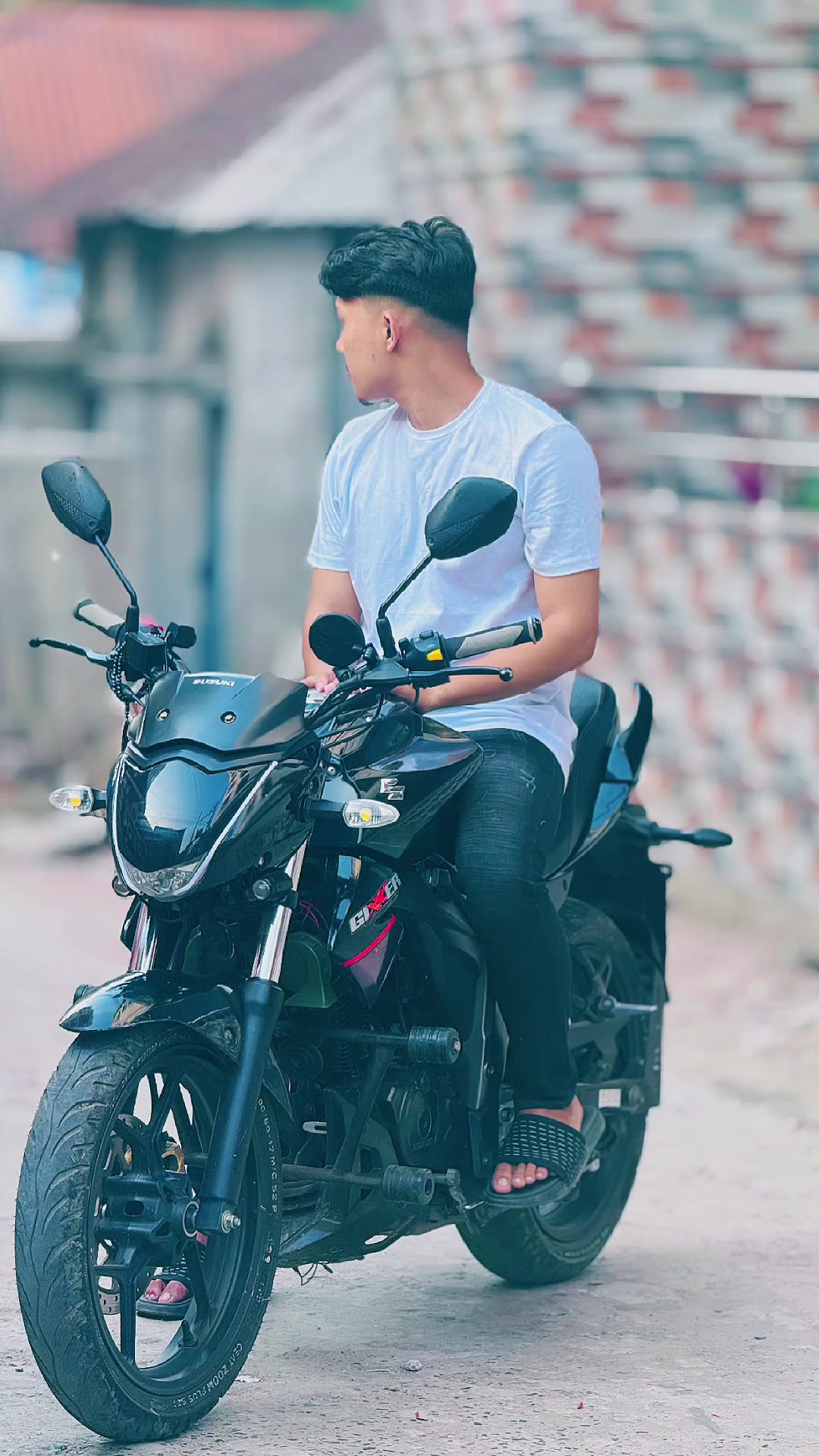 @R...🚩