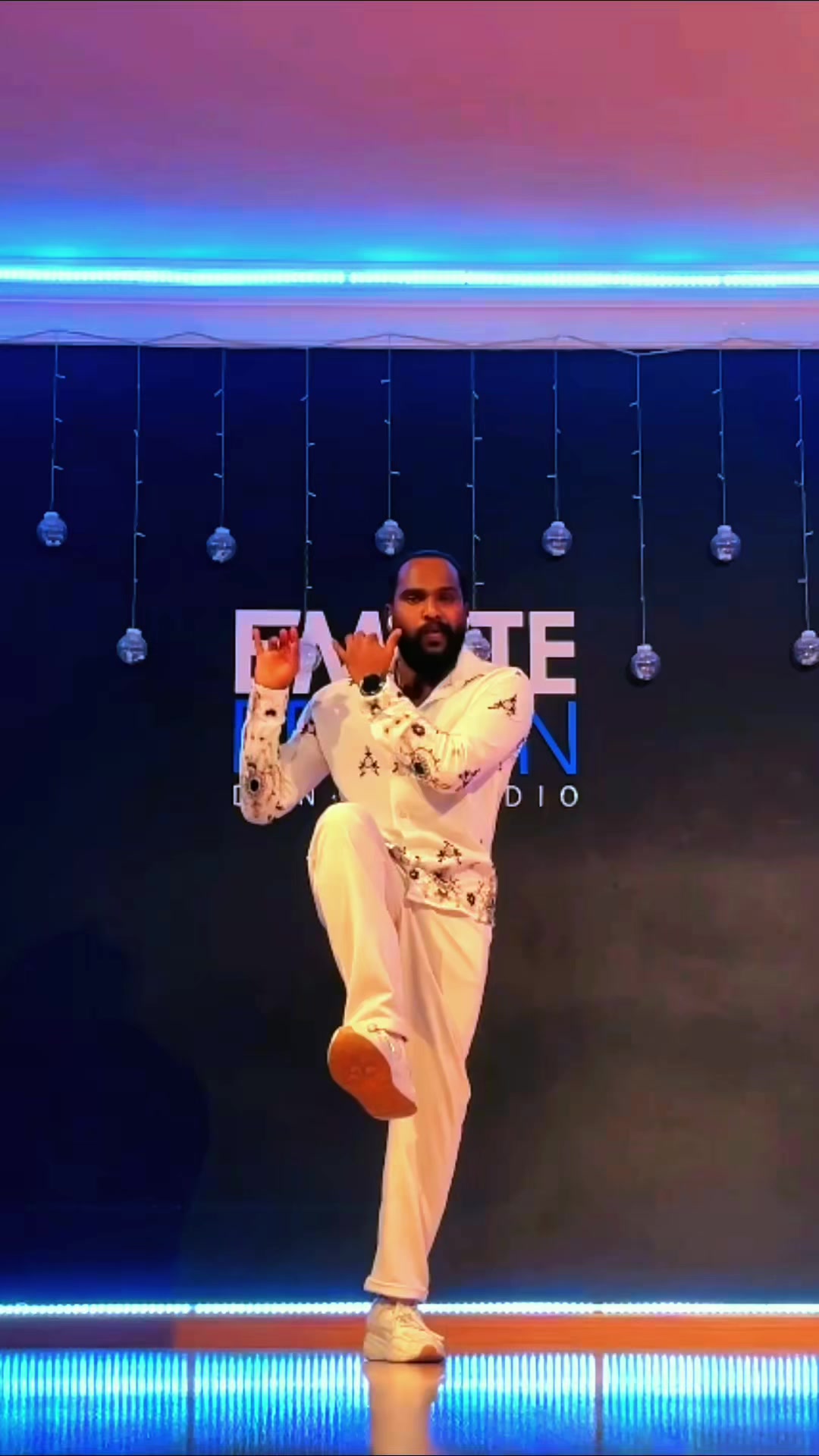 @Vishnu Dancer 🕺