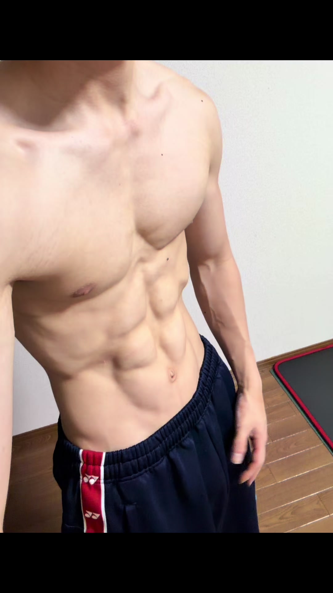 @しゅん