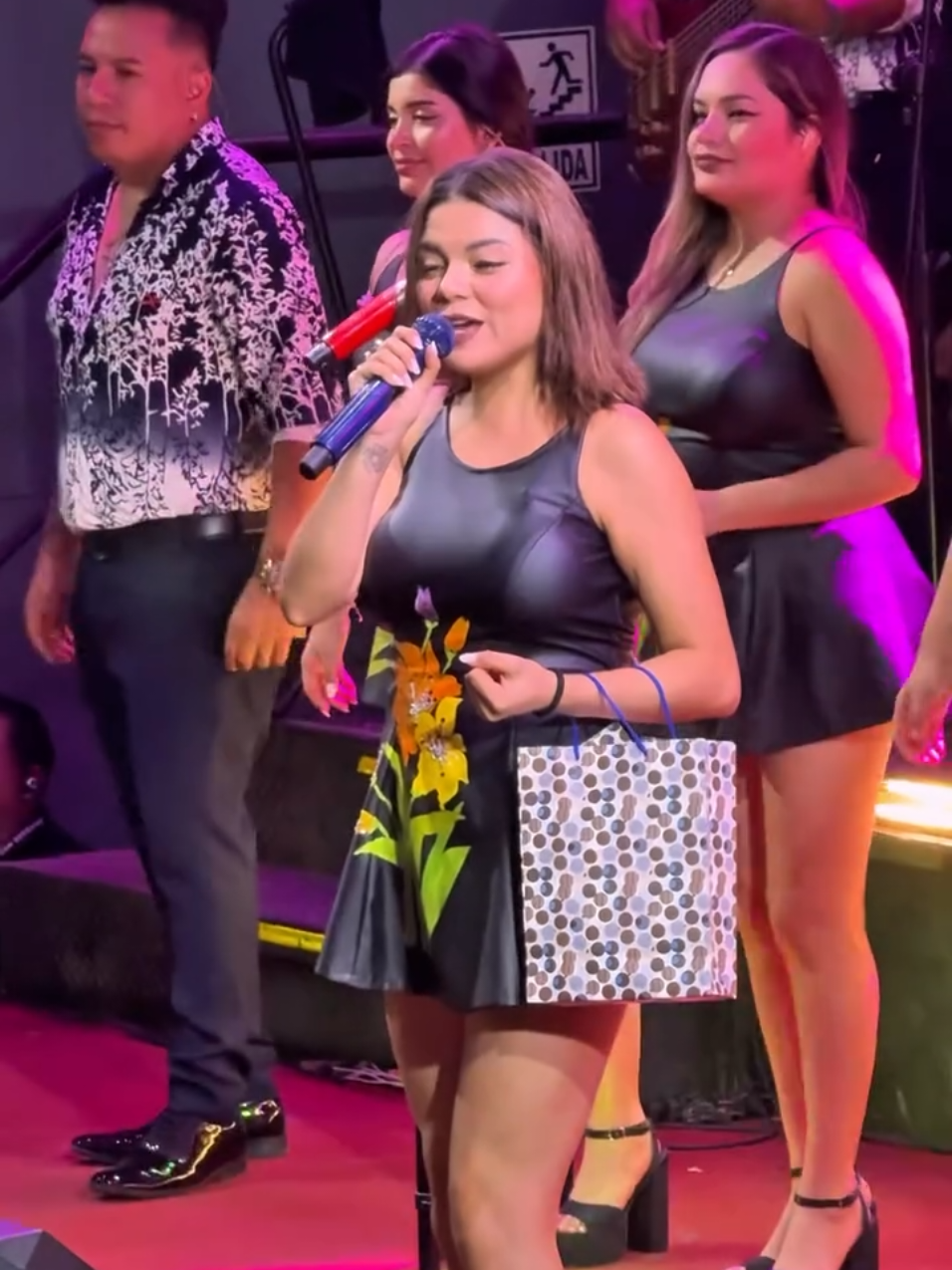 @REYNAS 👑 DEL CANT&Oacute;
