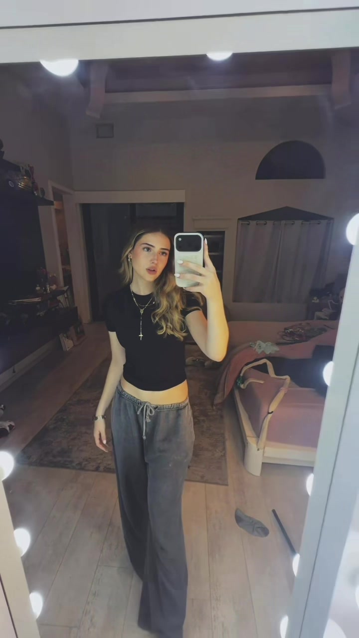 @Elsitaaaaa