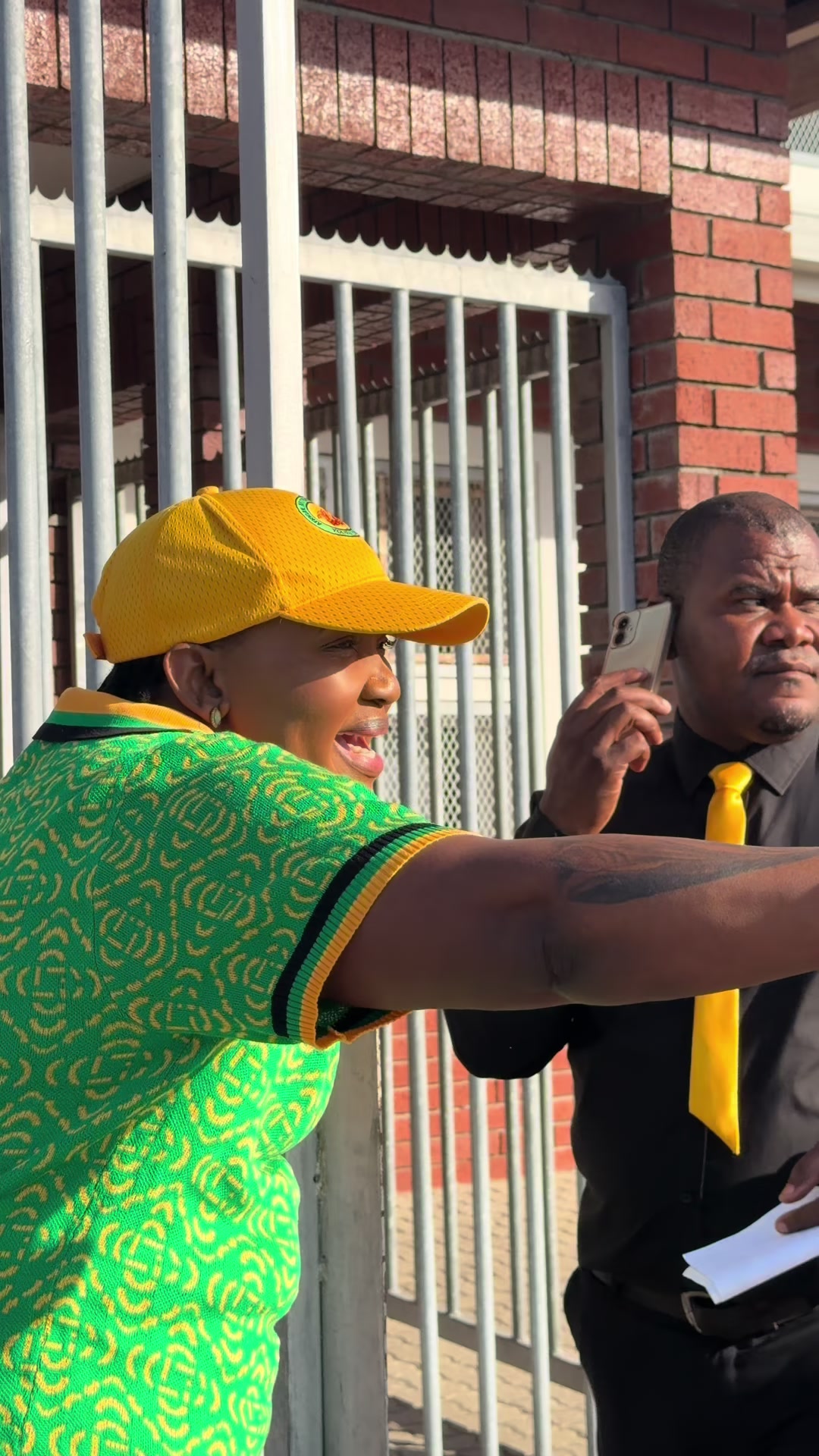 @Tandi_Mahambehlala