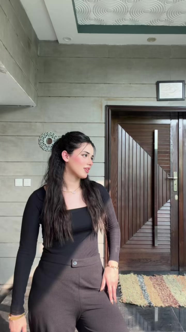 @Alina Amir
