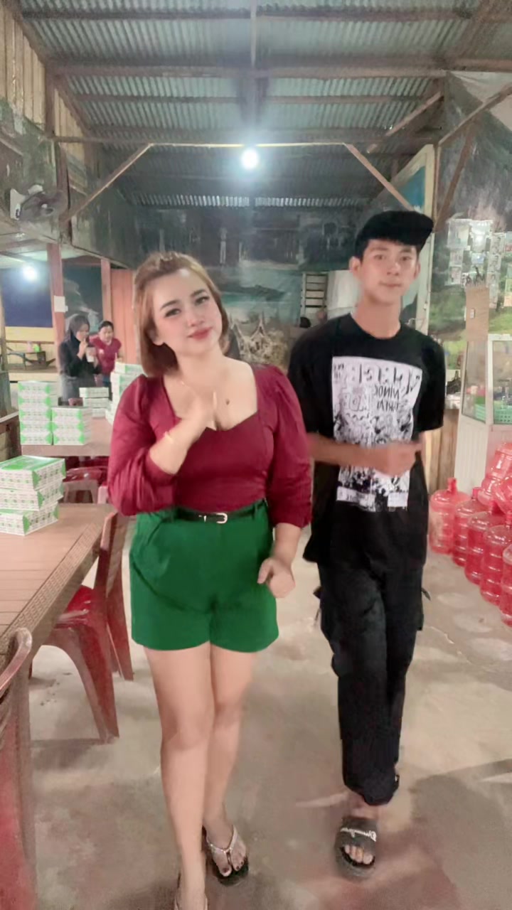 @julia frinella sari