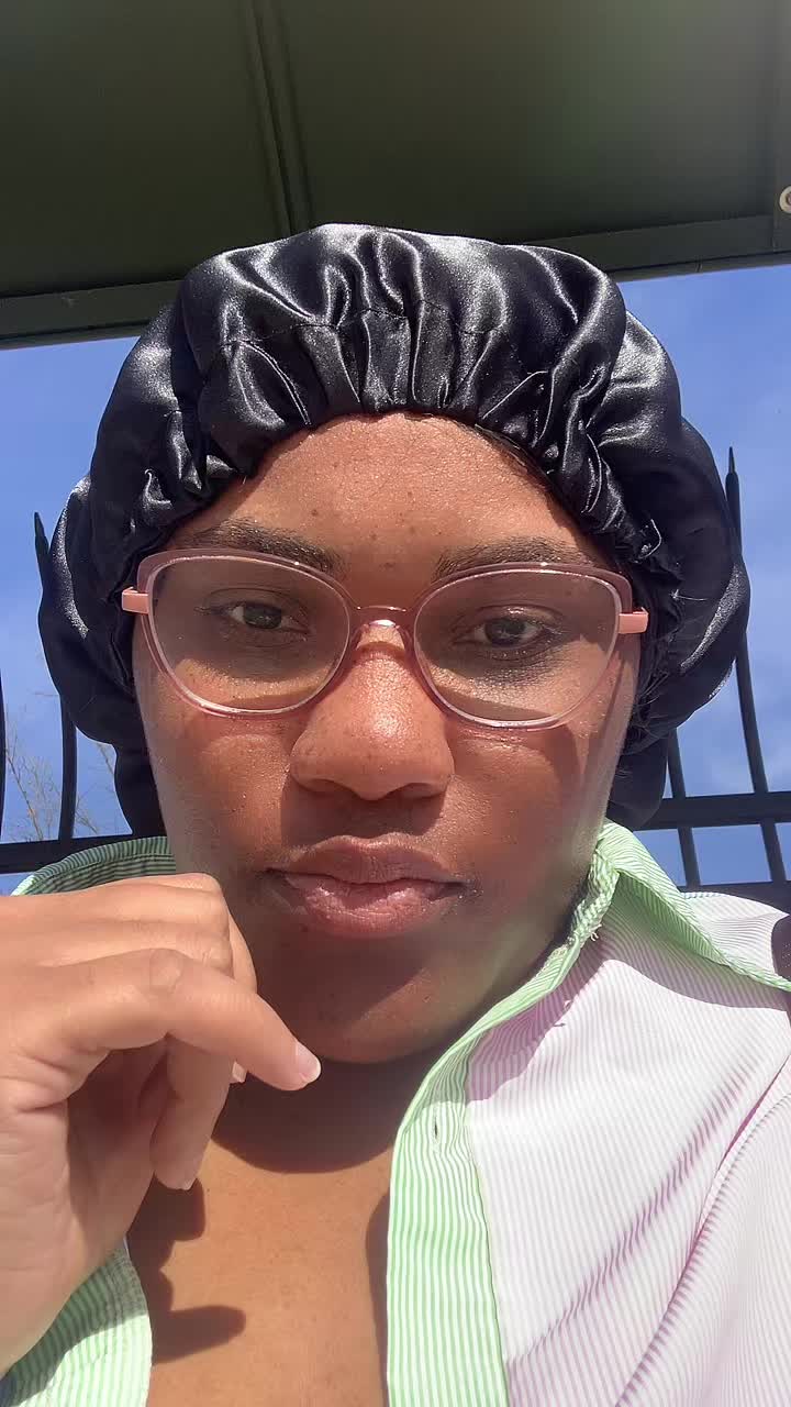 @Queen V33 Cosmetics
