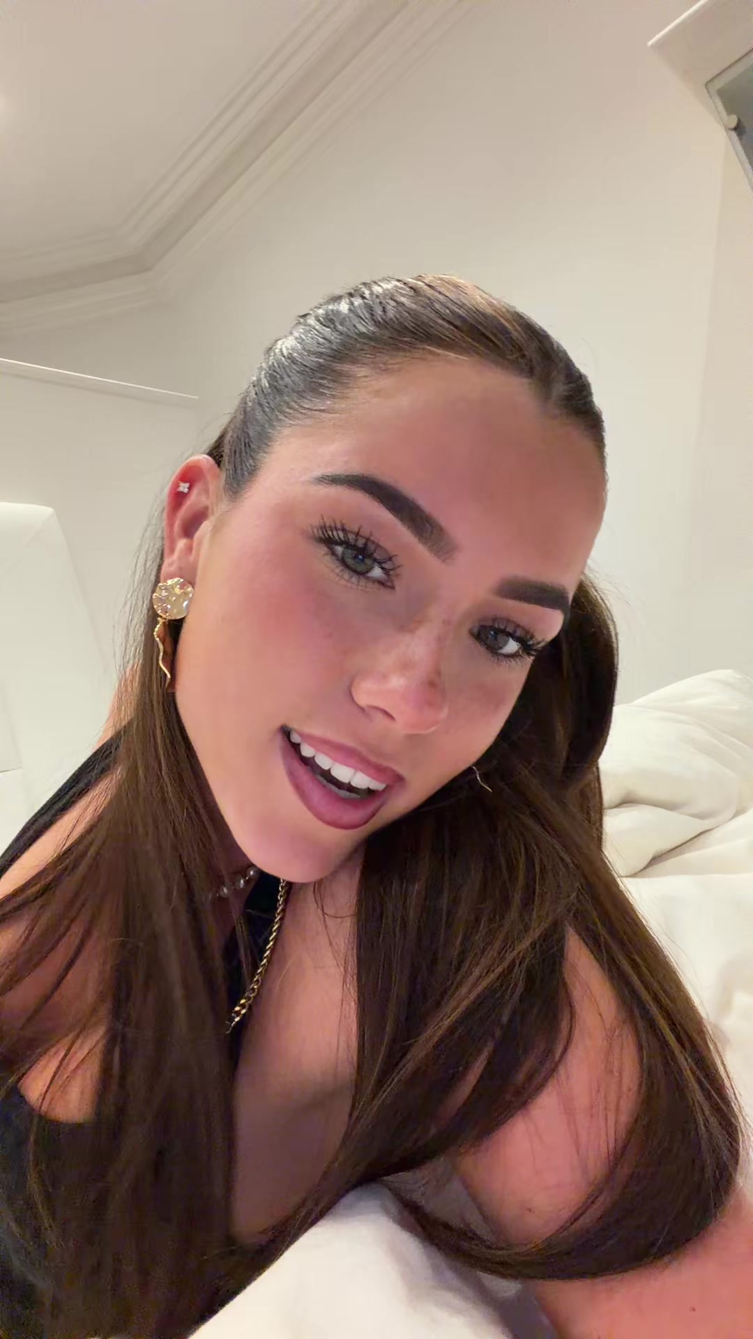 @Astonspamz