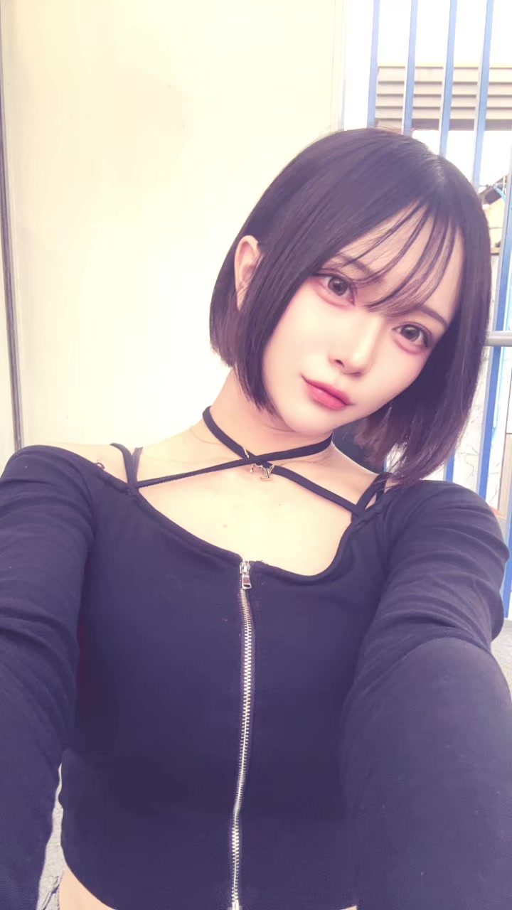 @るりにゃん