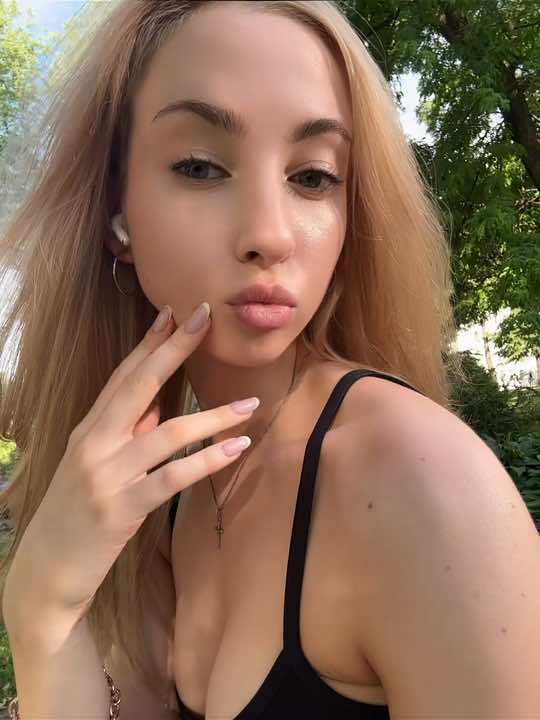 @аня аника