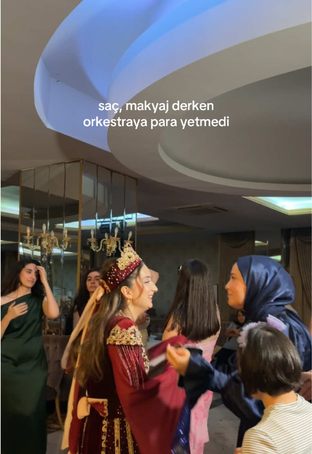 @B🪭