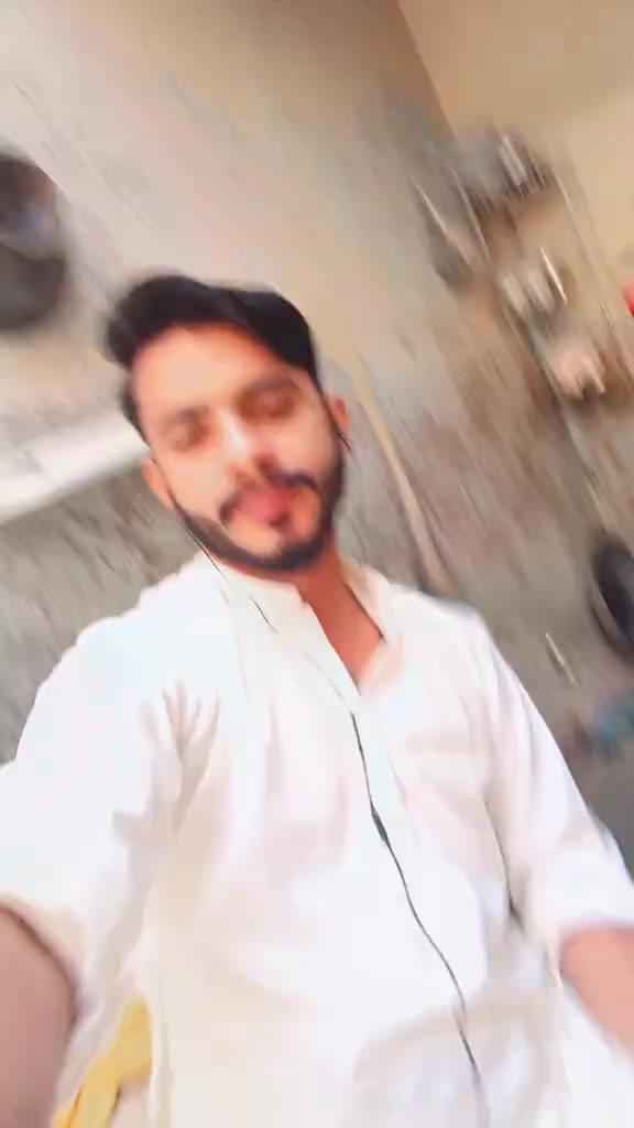 @saraki apni maa ka Shahzada 😘