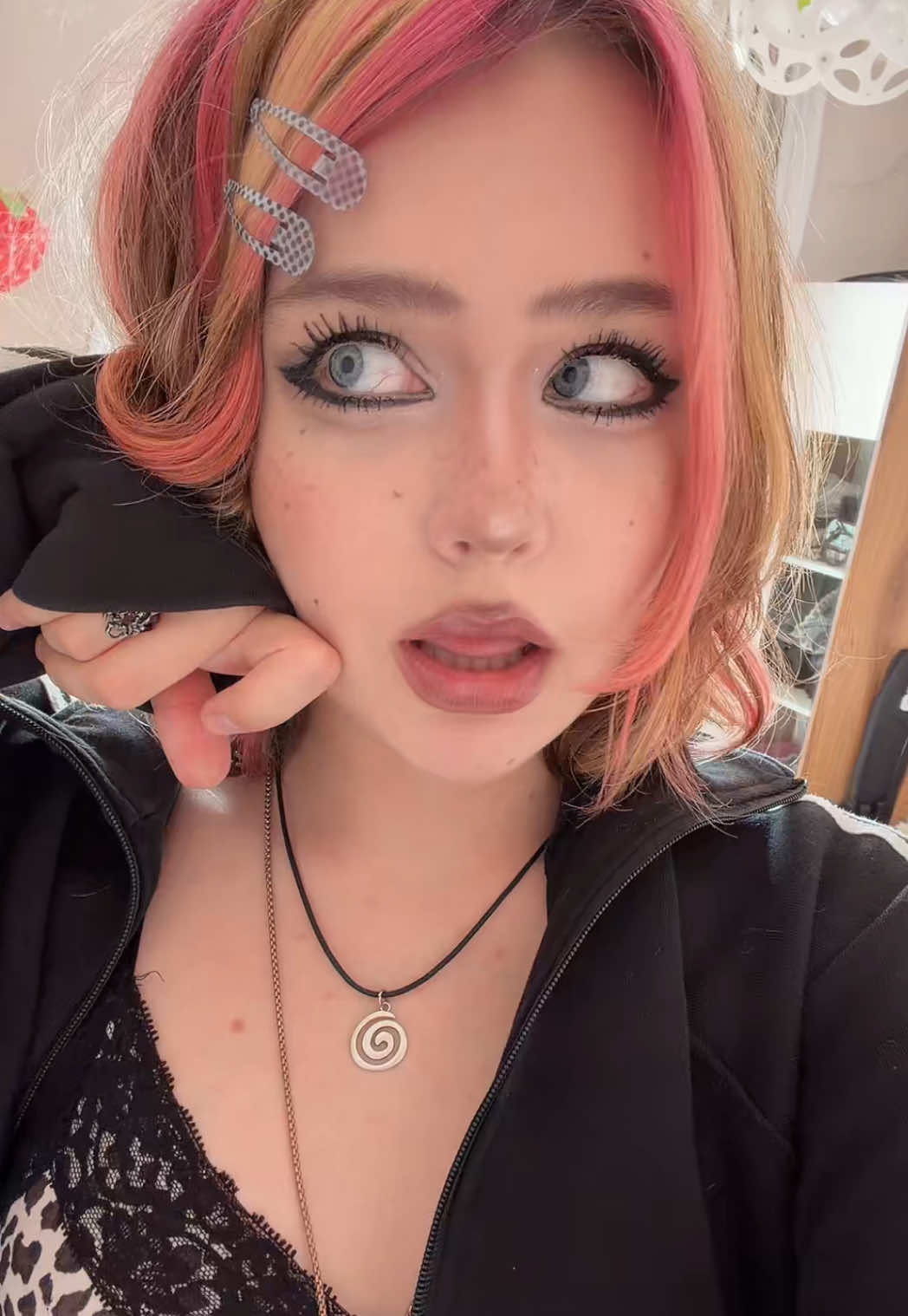 @sashka psink^_−☆