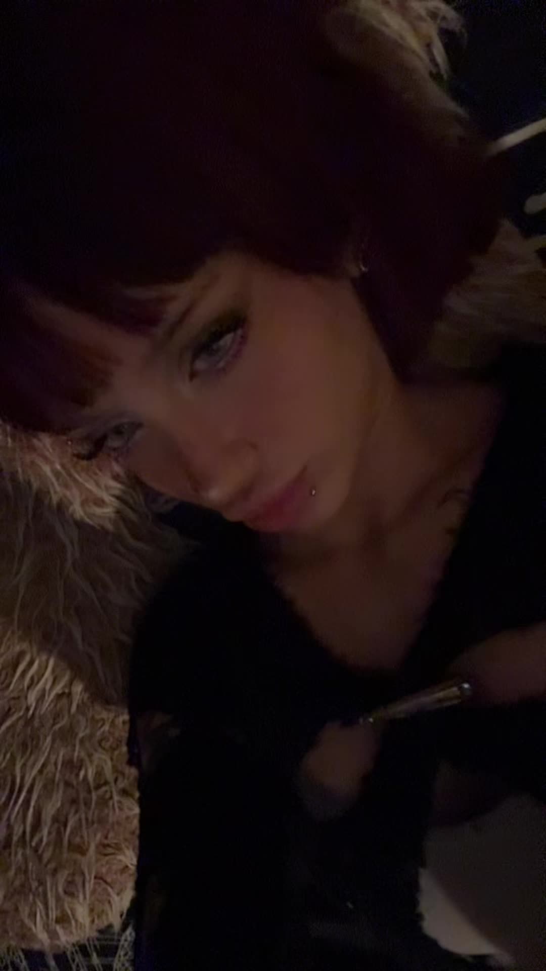 @روژآ