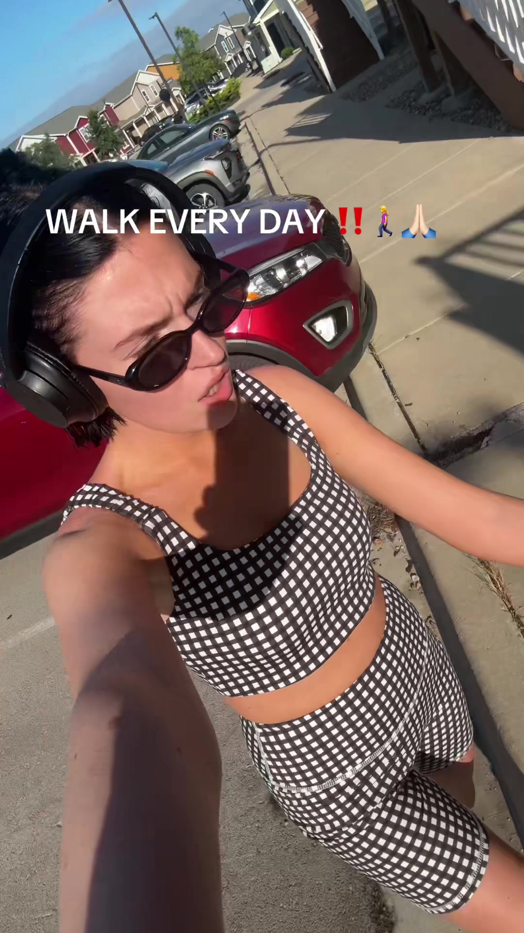 @Ella M