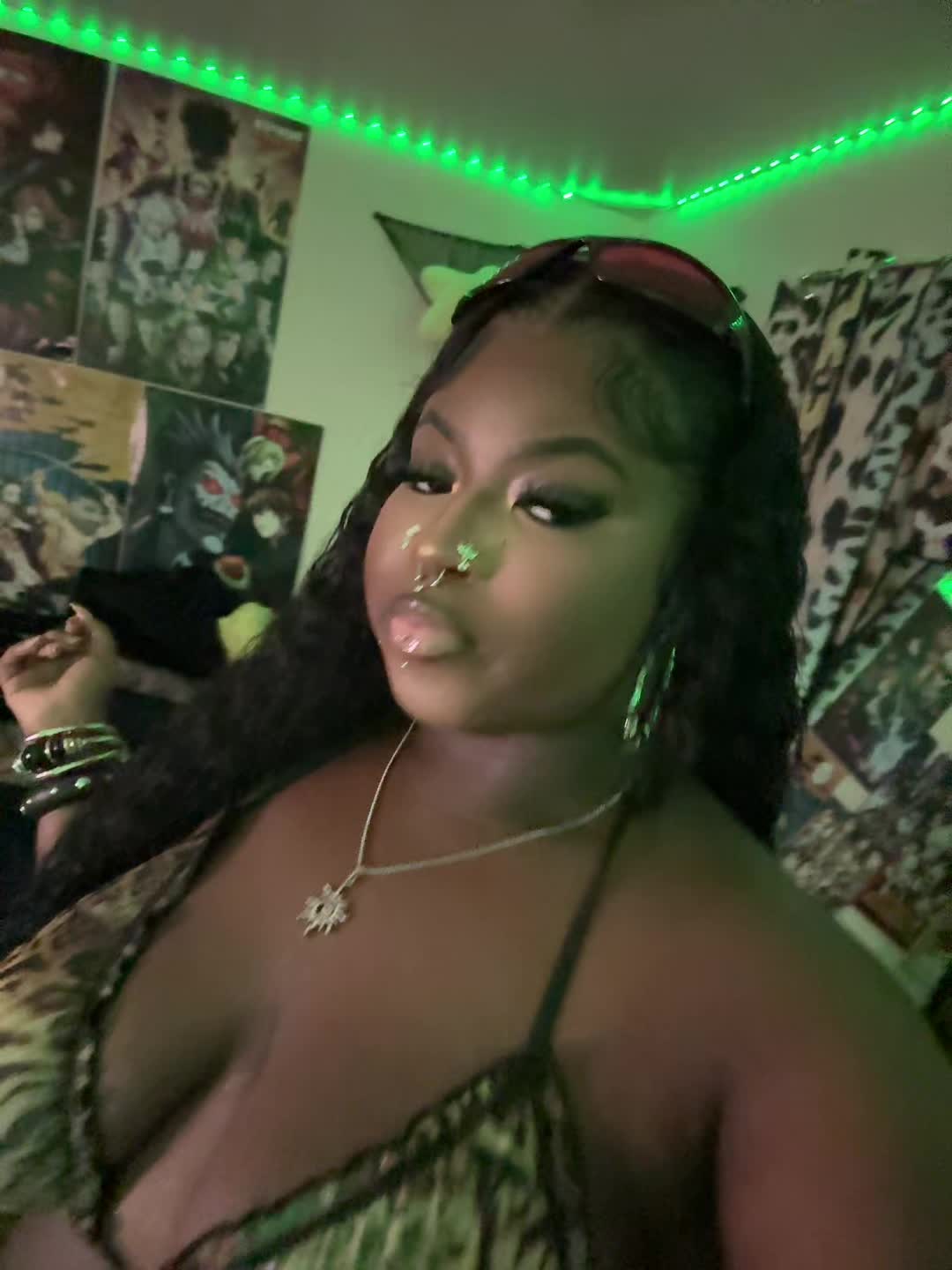 @kantuh👩🏾❤️💋👩🏾<3