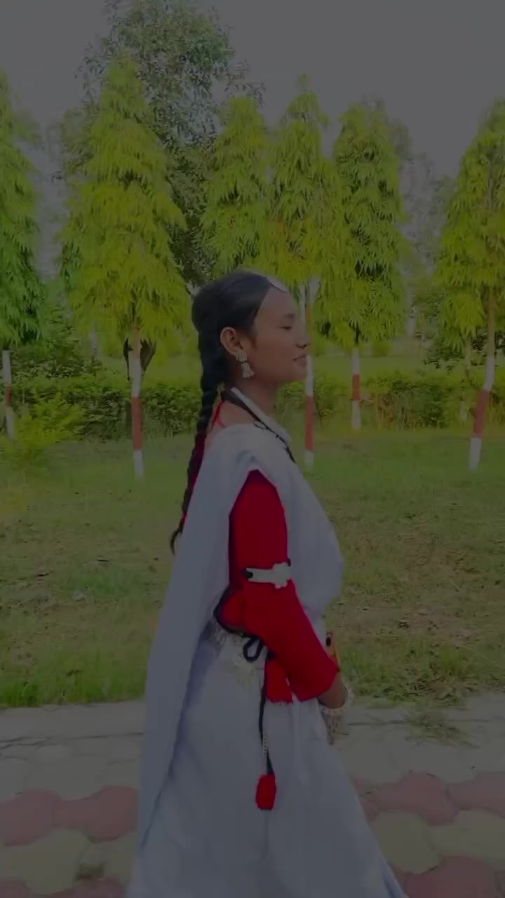 @कृति_थारु✨