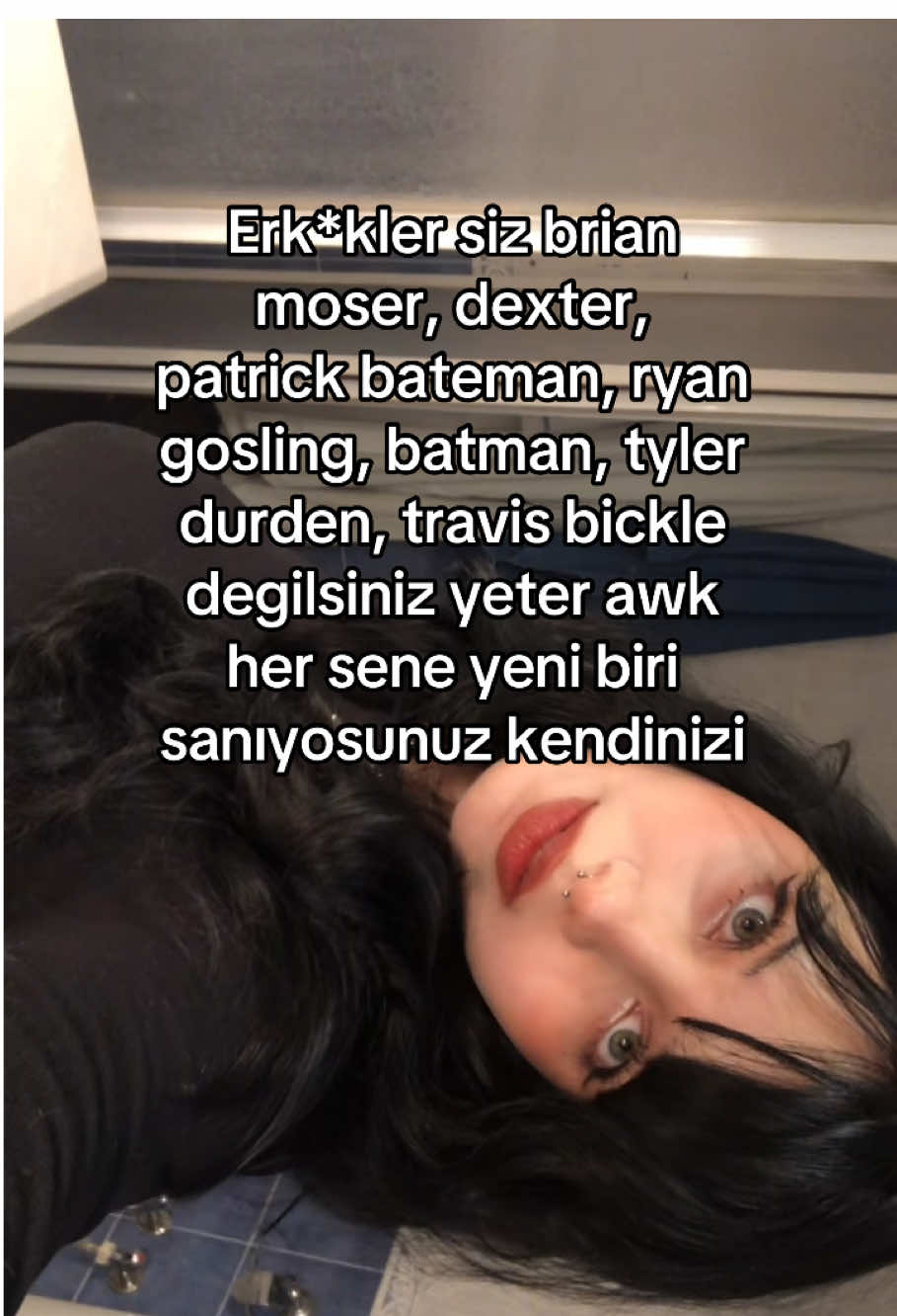 @>ᵥ_ᵥ<