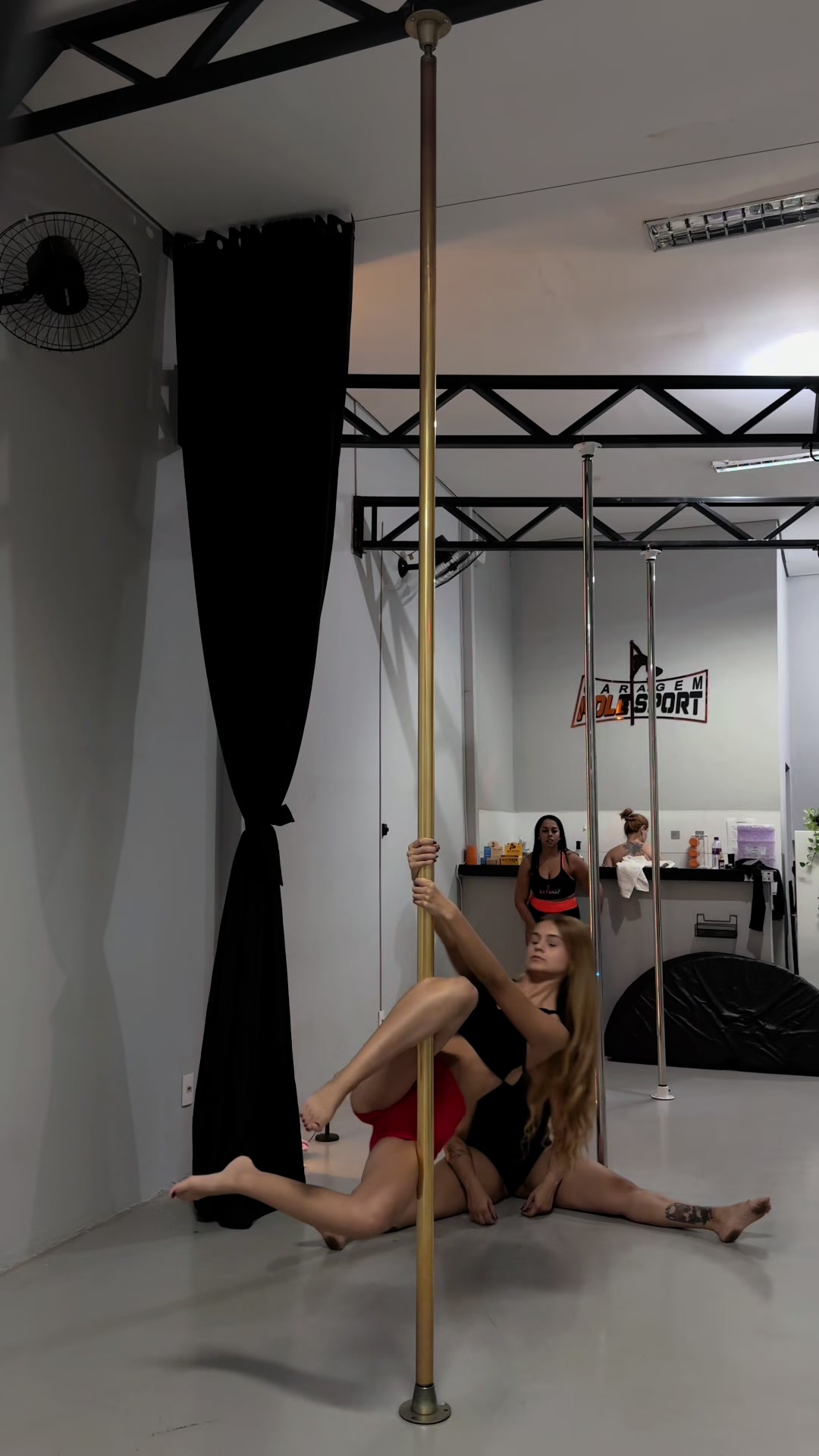 @Clara_branquinhoo