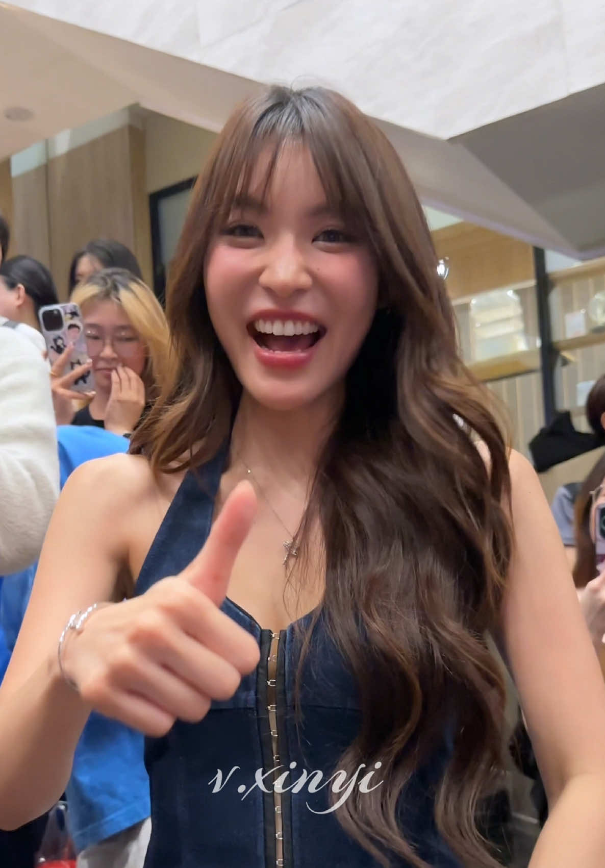 @v.xinyi