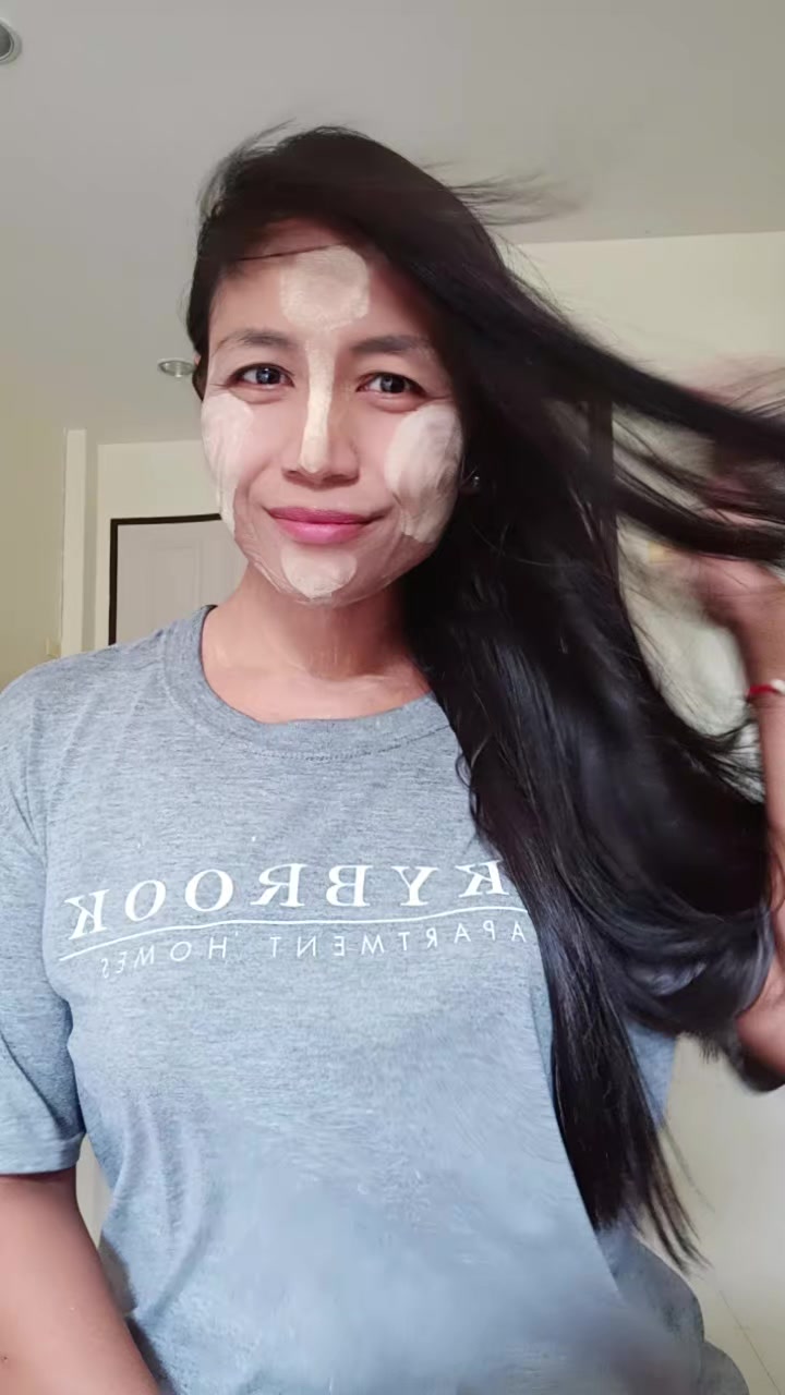 @စိတ်ထားဖြူထားဝယ်သူ🇲🇲အေးဆို