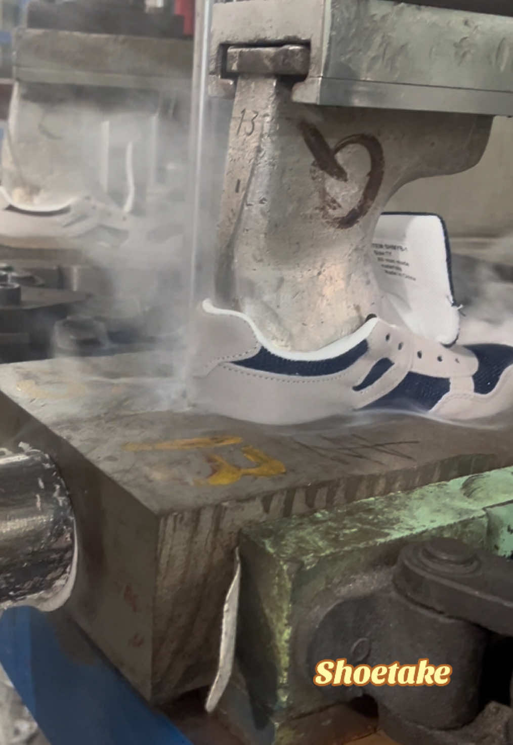 @SHOETAKE