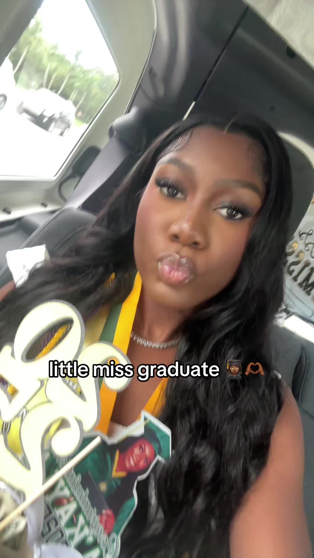 @👸🏾