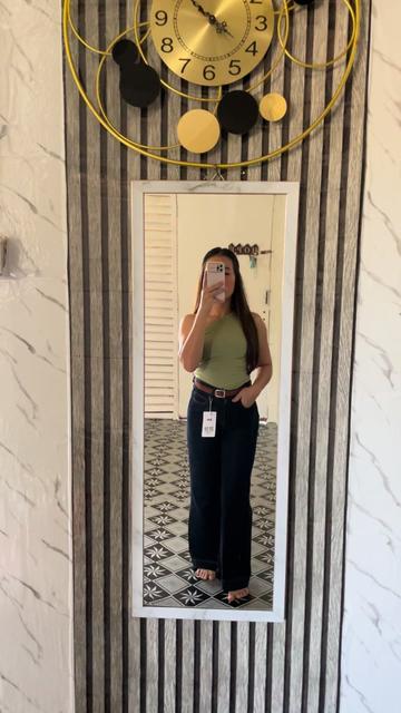 @Anne March 🦋