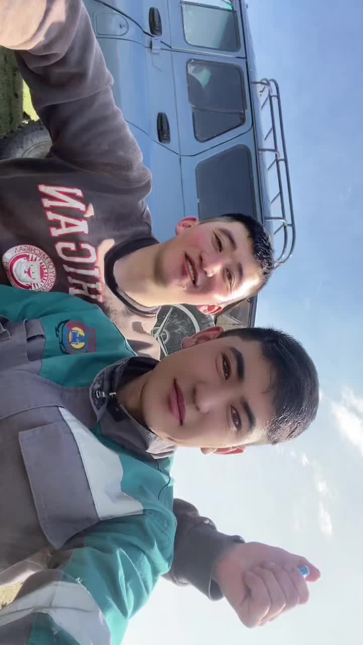 @Ay_tu