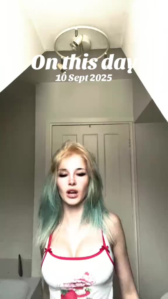 @VEE 🎼🦈