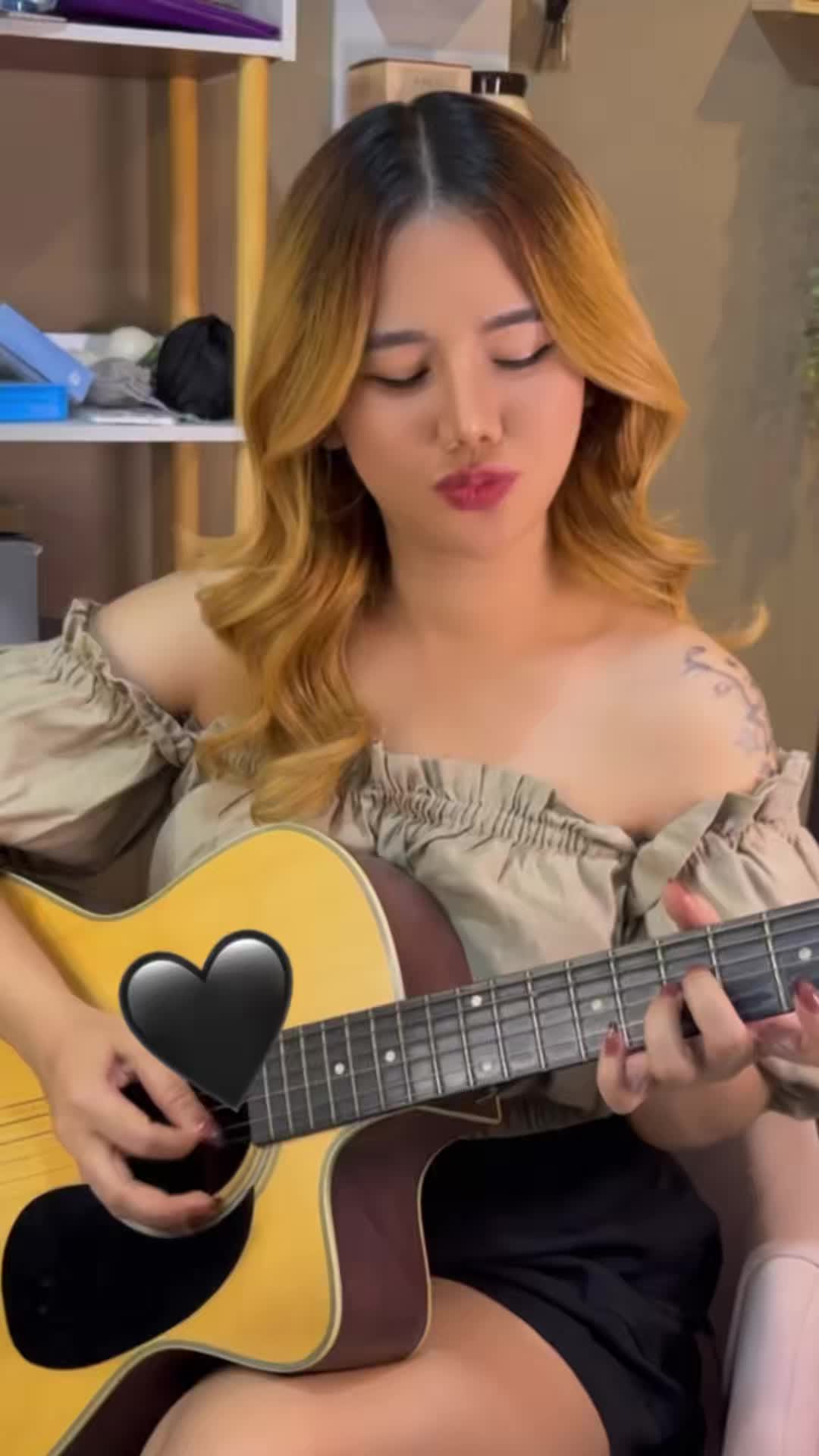@แพชชี่ โซโล่ทิพย์ (Pattie SB)