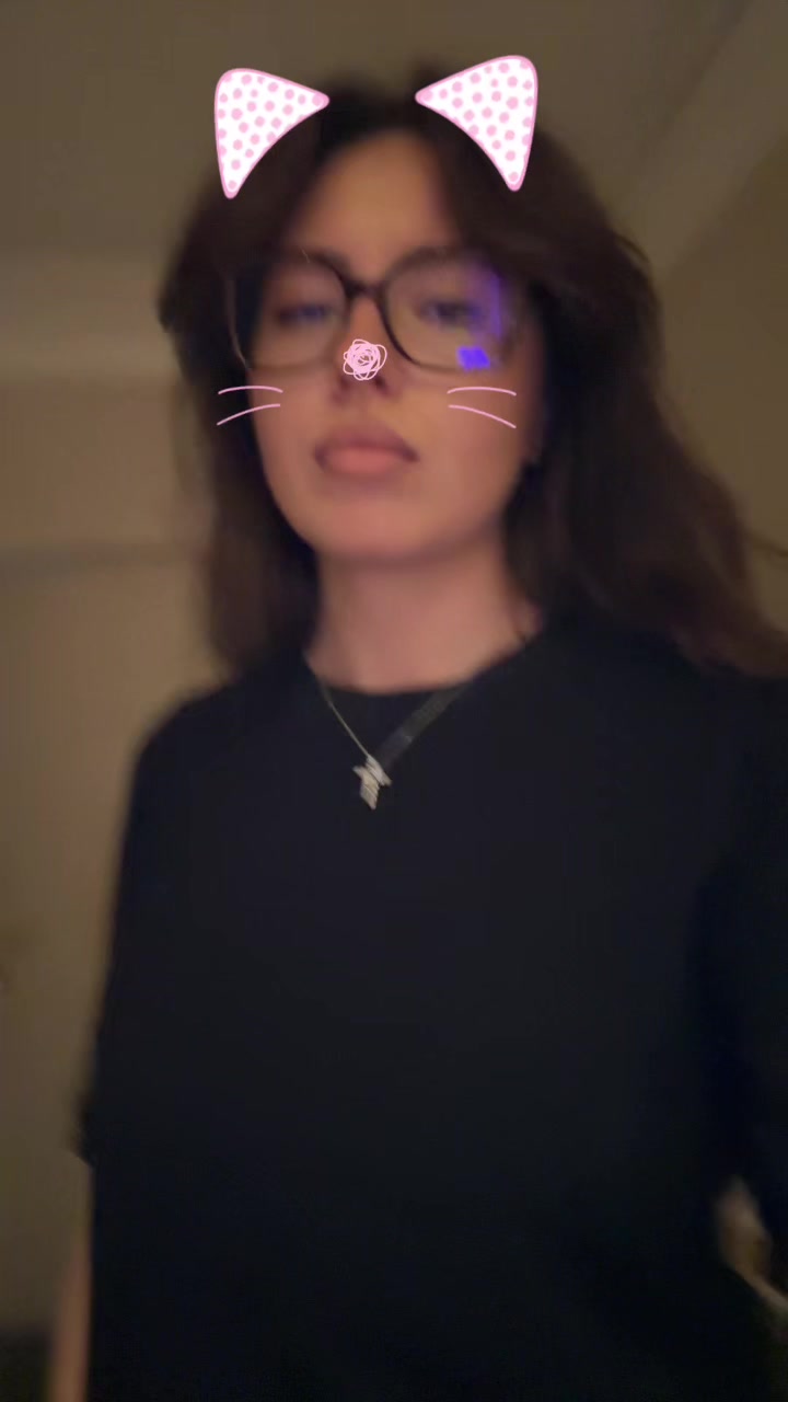 @🦅