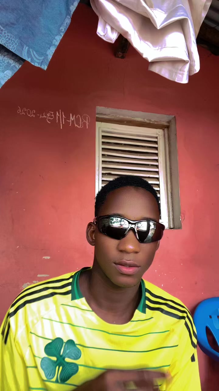 @R E U S 11