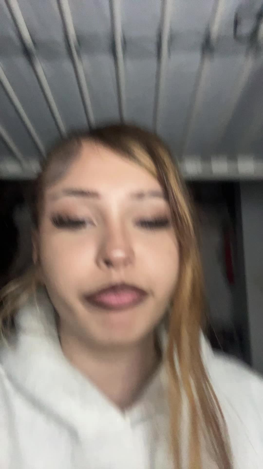 @🧟