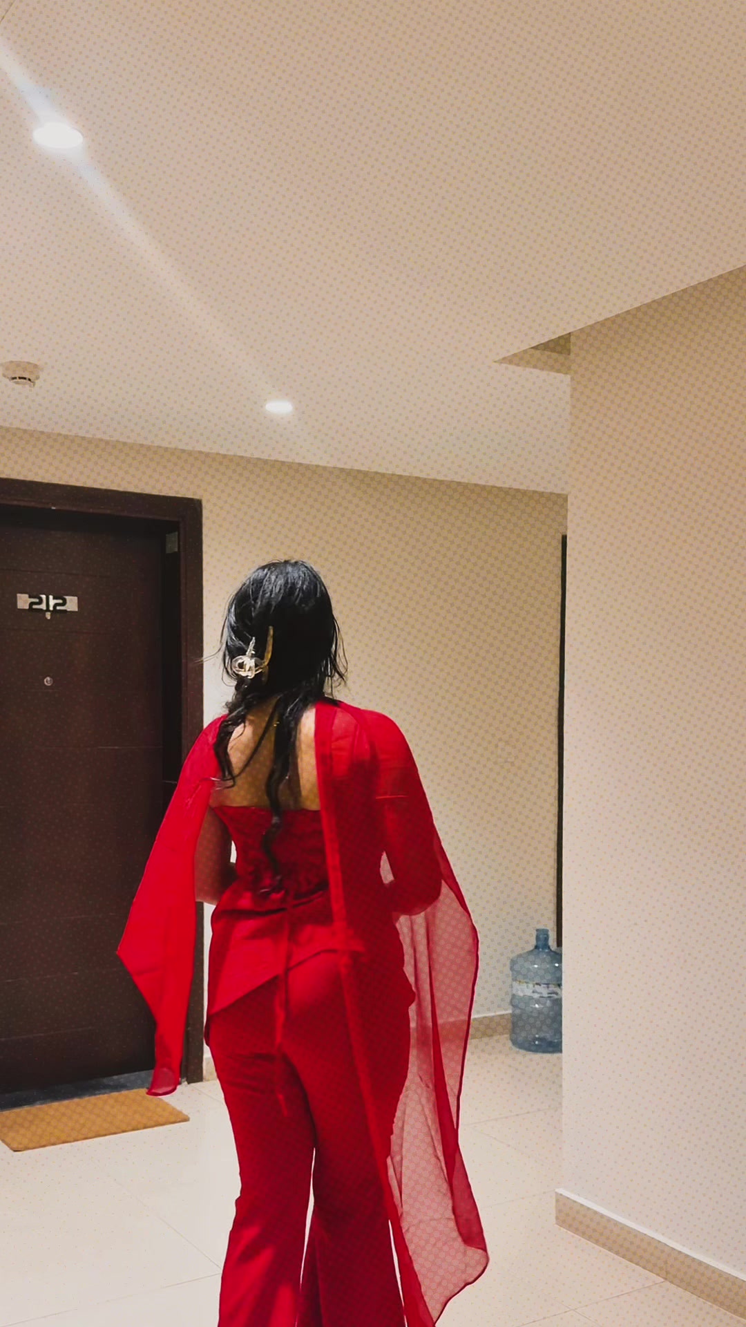 @trendynaari🇦🇪
