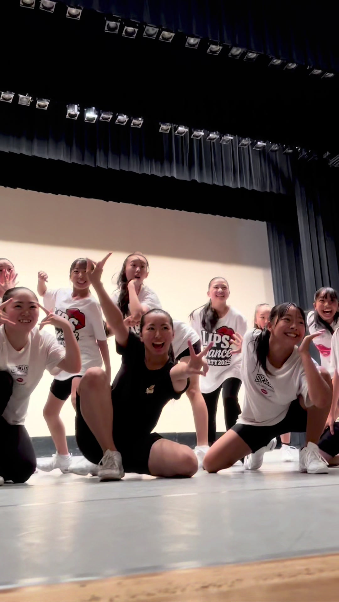 @Lips Dance School