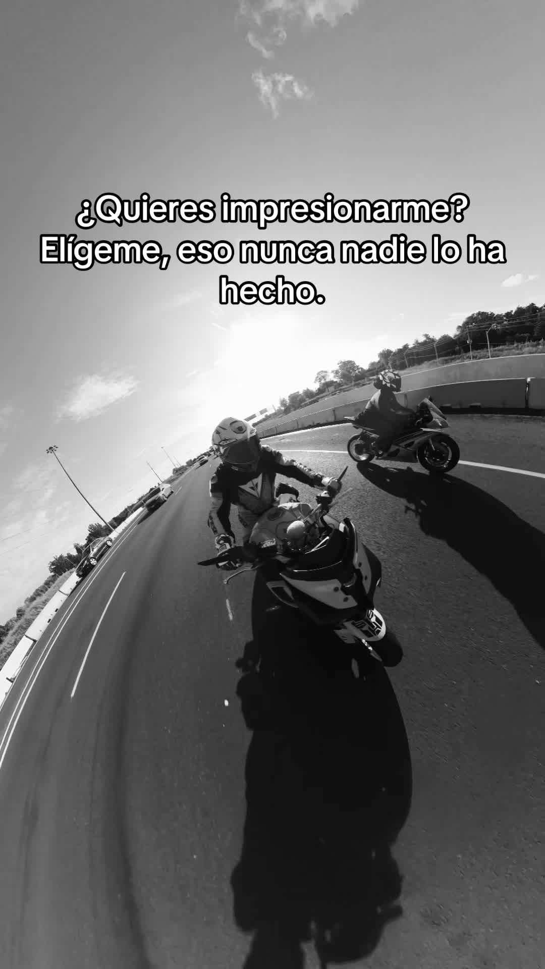 @Jonathan Paz795