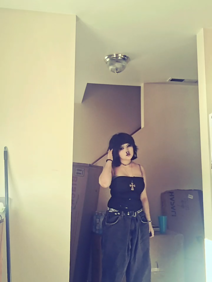 @🎵🦴hannah🦴🎵