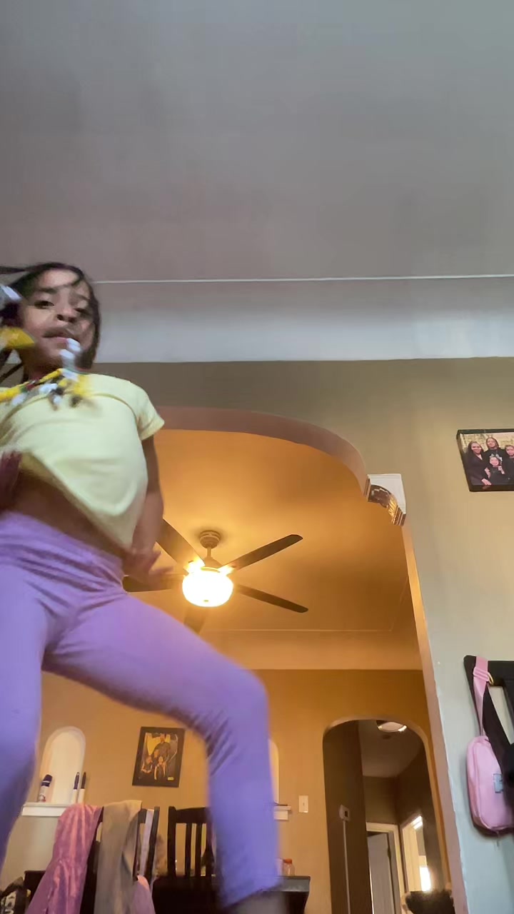 @TwinLadiB27