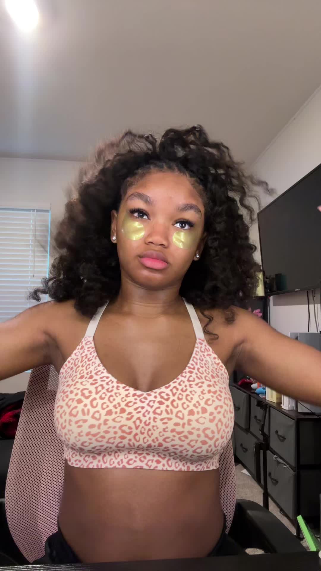 @RiaaahTrineece ♡︎