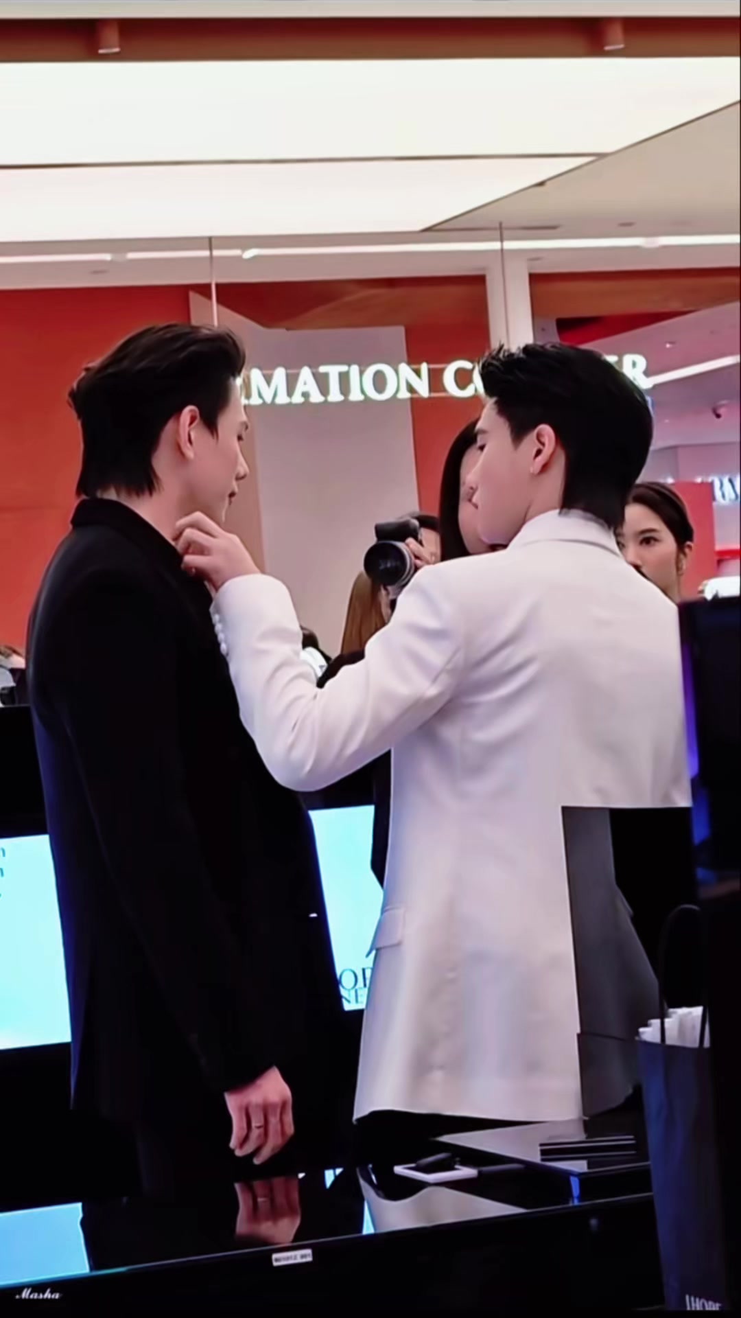 @Nhân viên nhà GMMTheeV
