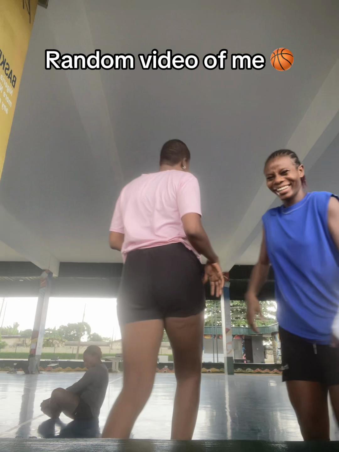 @Vivian🏀⛹️♀️🇳🇬